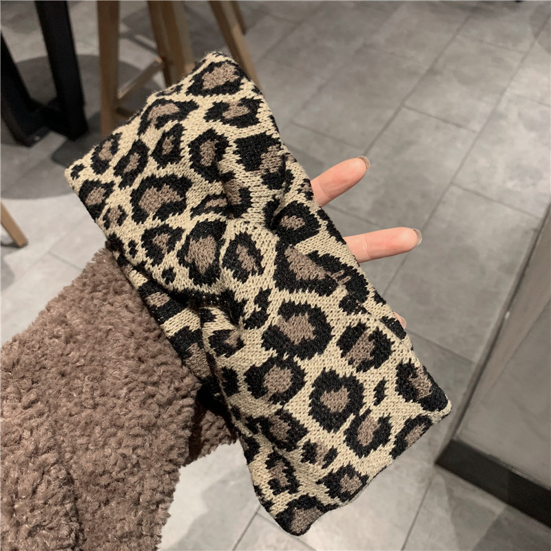 Hàn Quốc Dongdaemun Leopard dải tóc INS gió lưới màu đỏ phần rộng vành headband dệt kim len ấm thắt nút phụ kiện tóc kẹp càng cua 3 răng