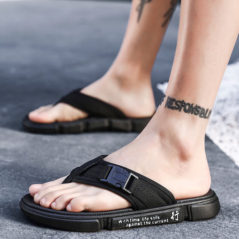 Flip-flops men's trend 2020 new summer men's personality outdoor wear beach Korean version of the trend fashion cool slippers shoes