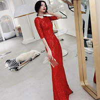 Красный, длинный