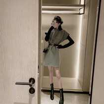 Large size foreign style age reduction 2021 popular womens new net red small Zi Zi Hong Kong style retro temperament skirt two-piece set