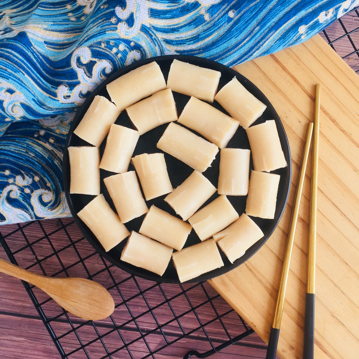 Anjing Pellet Hot Pot Sausage Blooming Intestine 250 gr Vacuum Small Packaging Hot Pot Sesame Hot strings Spicy Hot strings Cooking Ingredients