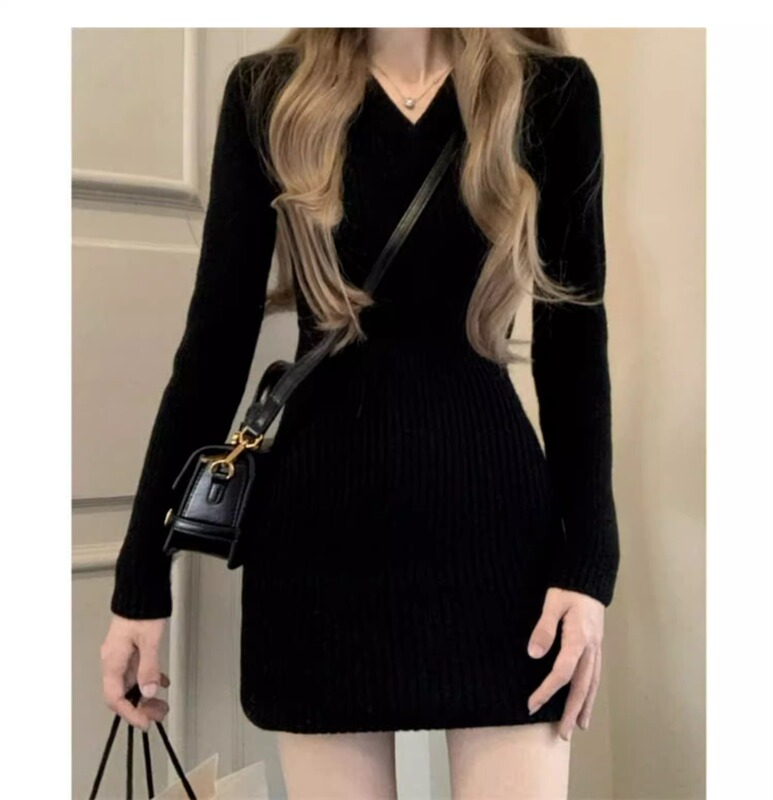 Hepburn-Style Knitted Sweater Black Dress Autumn and Winter 2026 New Short Hip-Hugging Dress with a High-End Feel