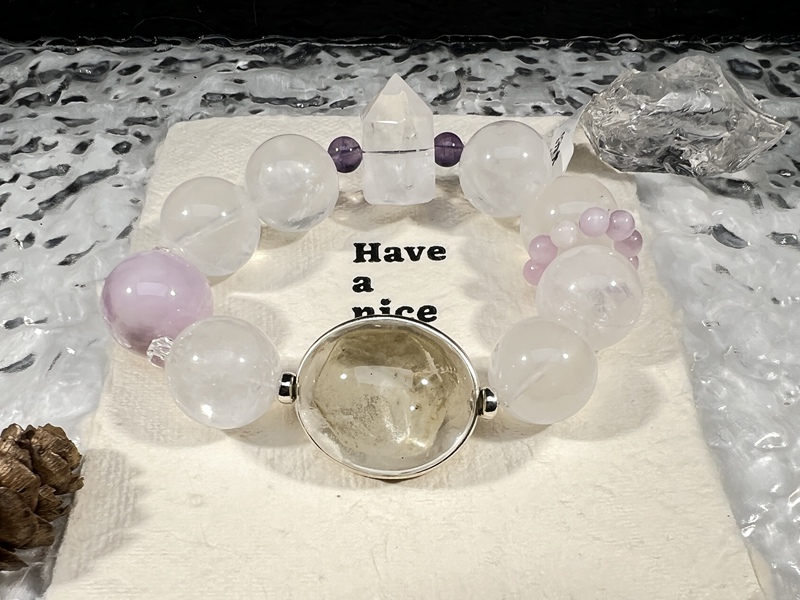 Snow Forest Pure Silver White Phantom Quartz Single Pointed Purple Kunzite Amethyst Magic Box Bracelet Snow Forest Pure Silver White Phantom Quartz Single Pointed Purple Kunzite Amethyst Magic Box Bracelet