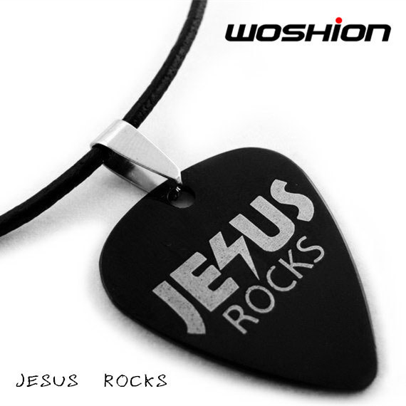 Titanium steel metal personality rock guitar pick necklace JESUS ​​ROCKS Jesus is the rock