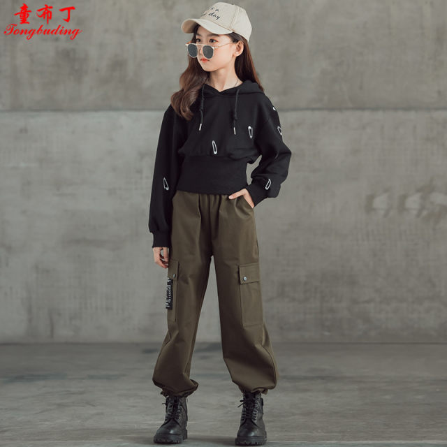 Middle and large girls casual suit 2022 new personality trend sweater overalls two-piece set girl foreign style autumn and winter