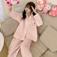 85330 Женщина.