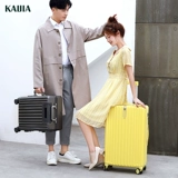 Прочный вместительный и большой чемодан