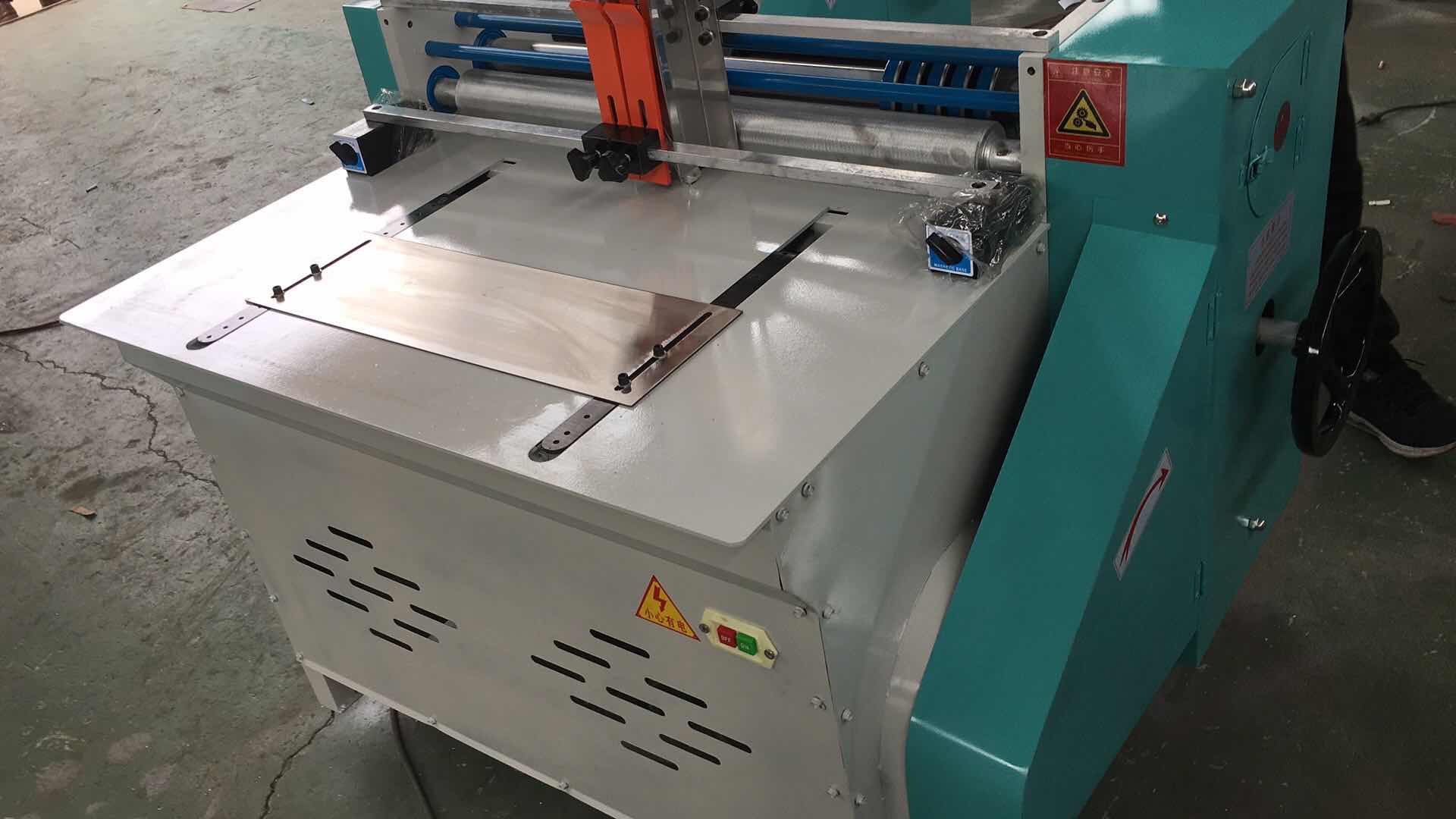 Carton machinery equipment automatic partition machine corrugated cardboard plug plate insert pad insulation machine fork plate machine