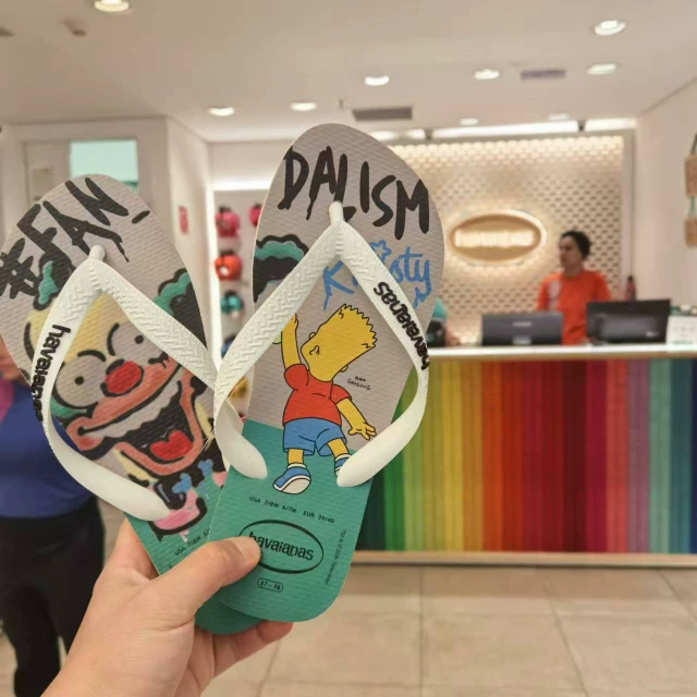 Хаваианас/Havaianas мужские сланцы с рисунком Marvel совместная коллекция, пляжные шлепанцы с антискользящей подошвой