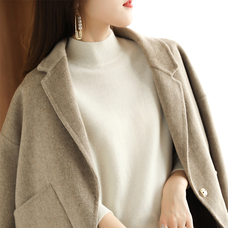 Half-High Collar Base Layer Sweater for Women to Wear with a Coat, Suitable for Spring, Autumn, and Winter, Loose Fit, Slimming, Soft and Cozy, White Mid-Neck Knit Sweater