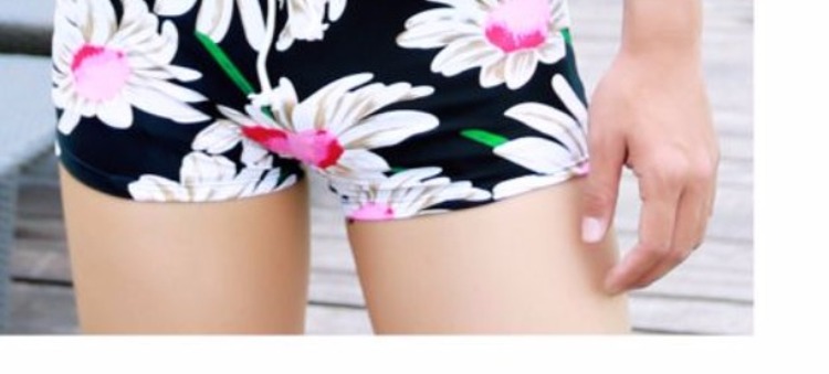 CORTUBO ánh sáng sang trọng màu đen hoa bơi quần nam gợi cảm boxer quần short hoa áo tắm eo thấp quần bơi - Nam bơi đầm quần bơi nam tam giác