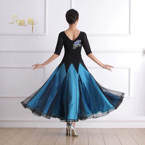 Весеннее платье, спортивная одежда, юбка, тренд сезона