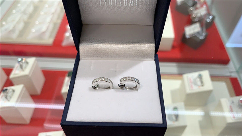 Japan Direct Mail tsutsutsumi 10k White Gold Diamond Ear Clips