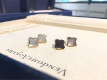 Japan direct delivery Vendome Aoyama 18k gold black and white shell clover flower earrings