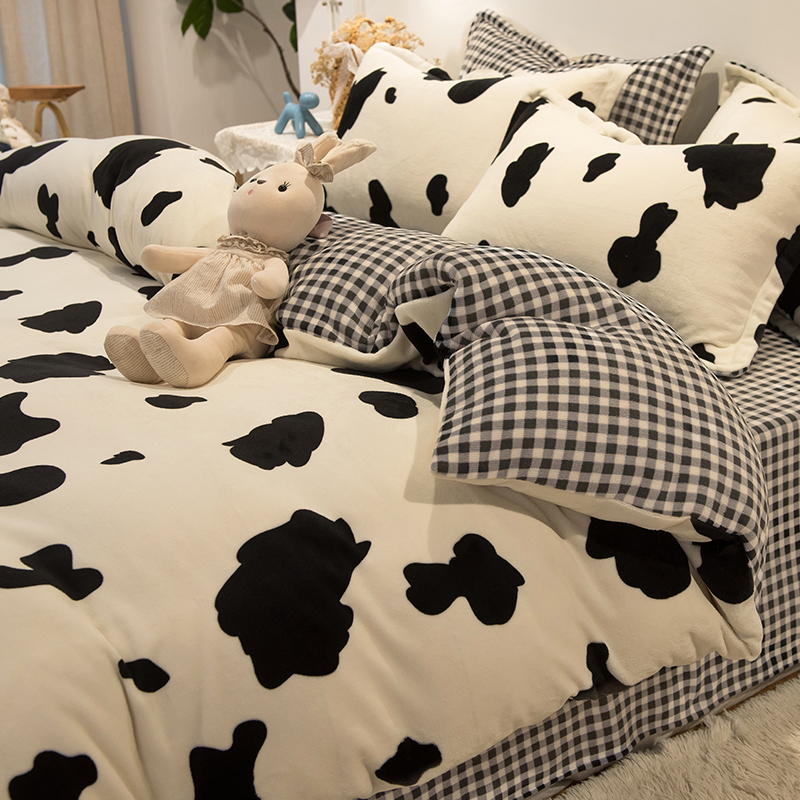 Net red BLACK AND WHITE MILK SUEDE BED FOUR PIECES OF CORAL SUEDE WINTER LINEN COVER FLANGE SUEDE DOUBLE FACE THREE PIECES