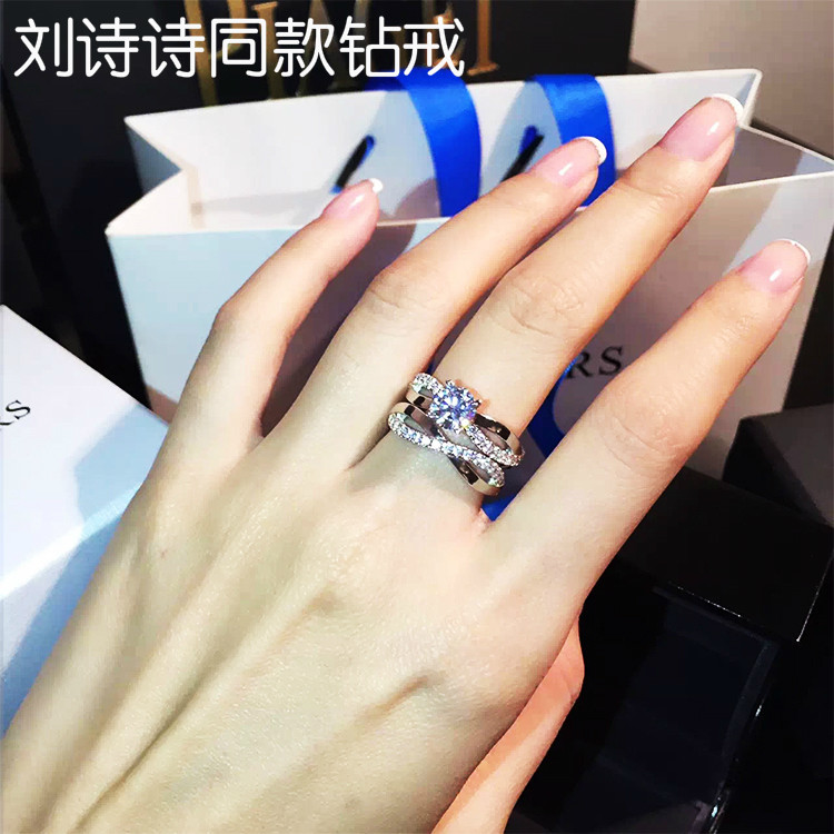劉詩詩のS925スターリングシルバー製イミテーションダイヤモンドリング。女性セレブと同じスタイルで、18Kゴールドを使用し、シンプルなデザイン。彼女への誕生日や婚約祝いのギフトに最適です。