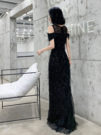 Black evening dress for women 2025 new high-end light luxury niche banquet temperament high-end socialite host
