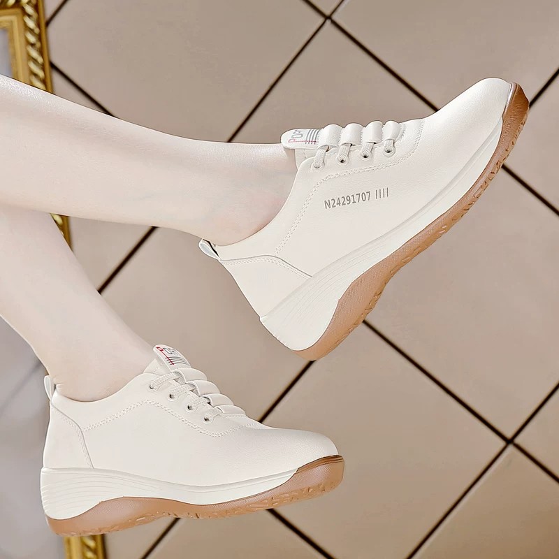 Qiao Zhou Versatile and Fashionable Women's Shoes 2026 Autumn and Winter New Style Comfortable Soft-Soled Lightweight Non-Slip Travel Sneakers