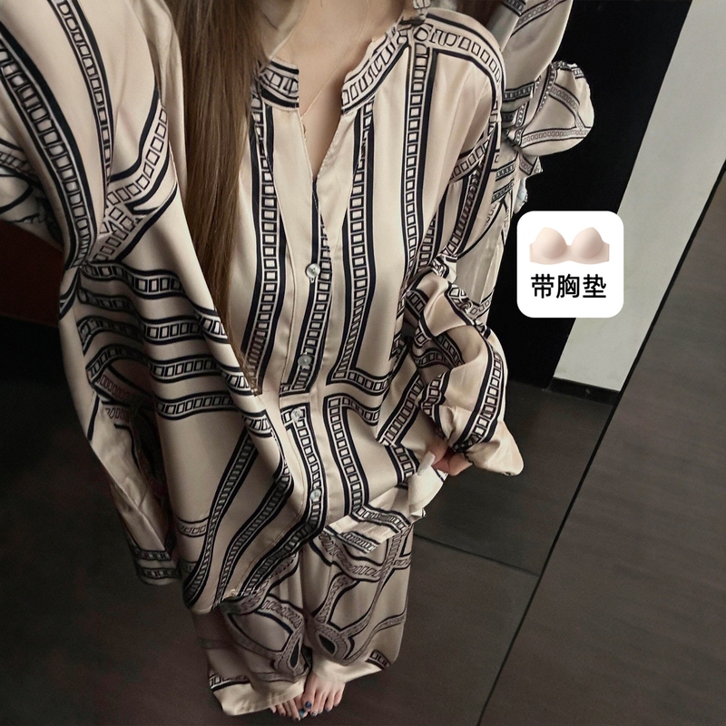 Women's Summer Silk Pajamas, Old Money Style, High-End Vintage Silk with Chest Pads, Can Be Worn Outside as Loungewear Women's Summer Silk Pajamas, Old Money Style, High-End Vintage Silk with Chest Pads, Can Be Worn Outside as Loungewear