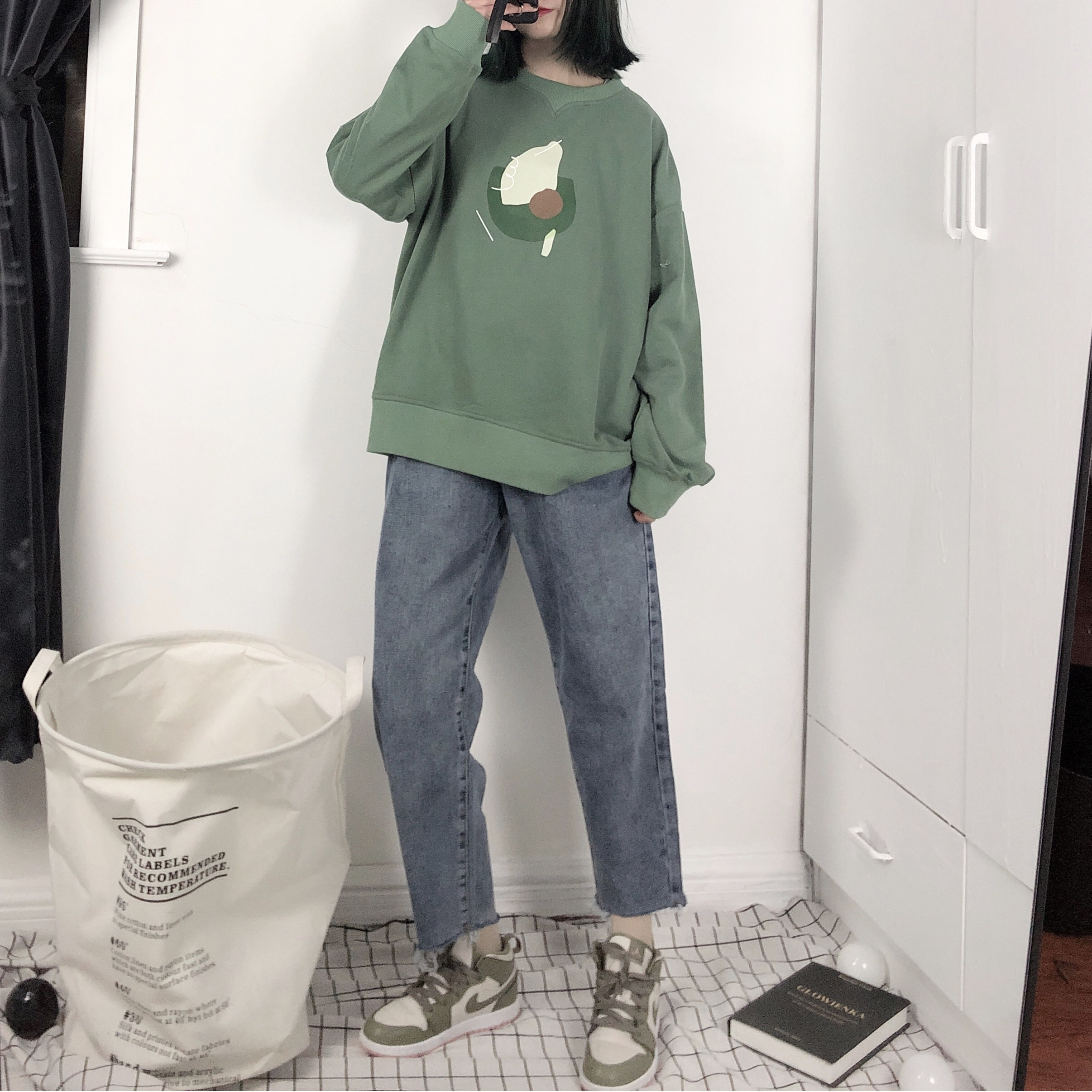 Fat sister 2022 spring new large size women's loose wide-leg jeans women's high waist straight pants are thin and trendy