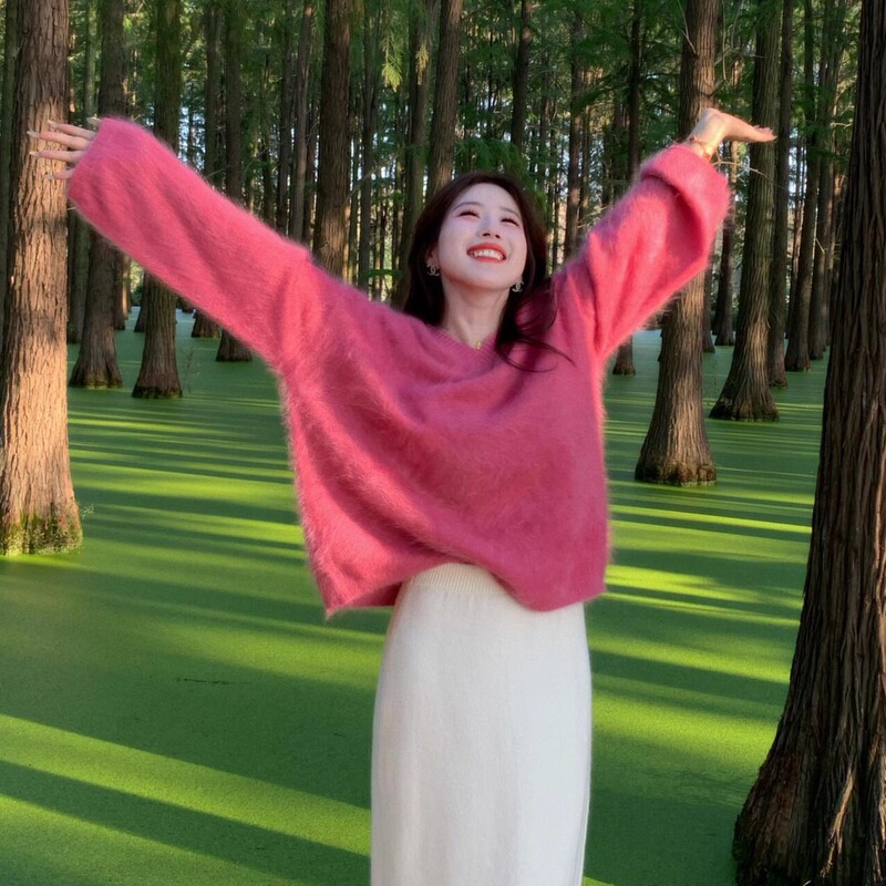 Raspberry Pink Mohair Sweater for Women, Autumn and Winter, Lazy and High-End Style, Raccoon Fur Knit Top for Layering