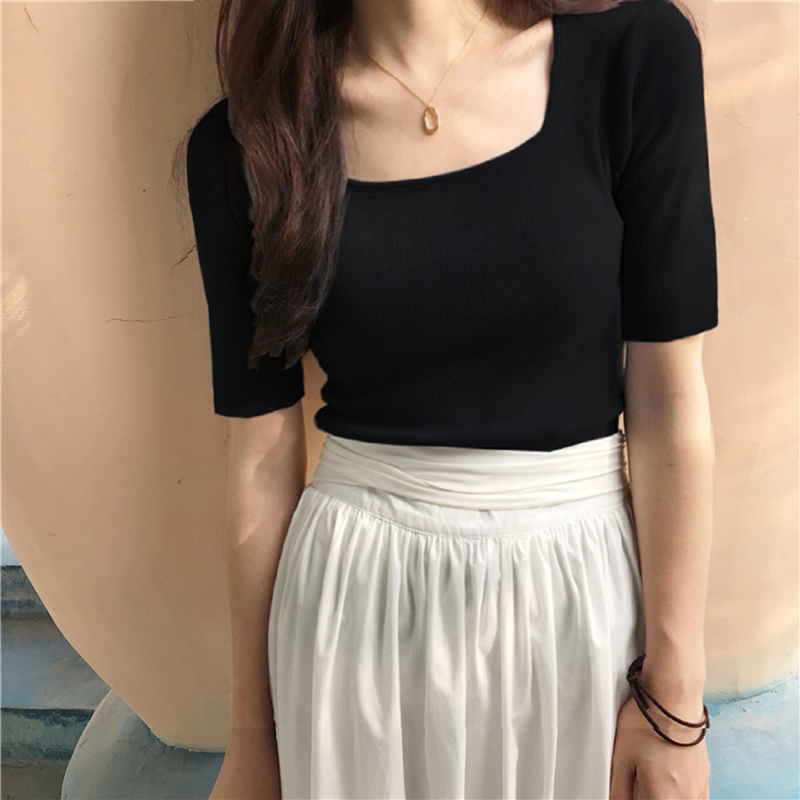 Square-Neck Thin Ice Silk Knit Top for Women, High-End Base Layer, Mid-Short Sleeve T-Shirt, Slim Fit, Clavicle-Baring, French-Style, Stunning Summer Top