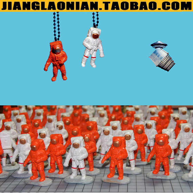 Exclusive Astronaut Clone Necklace (two optional pieces of red and white)