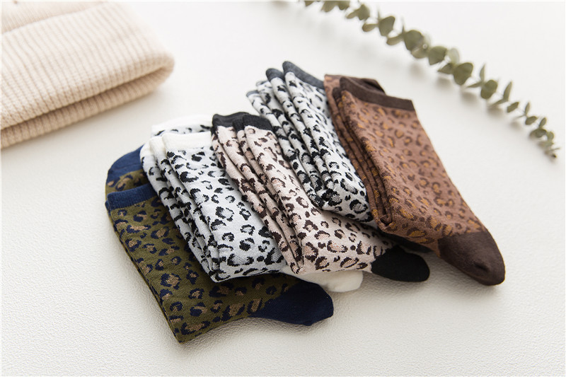 Cao su Hàn Quốc Wind Leopard Vớ Cotton Vớ nữ Xu hướng mùa thu Jokers Cọc phụ nữ Stockings Mùa đông - Vớ sợi tre tất chân