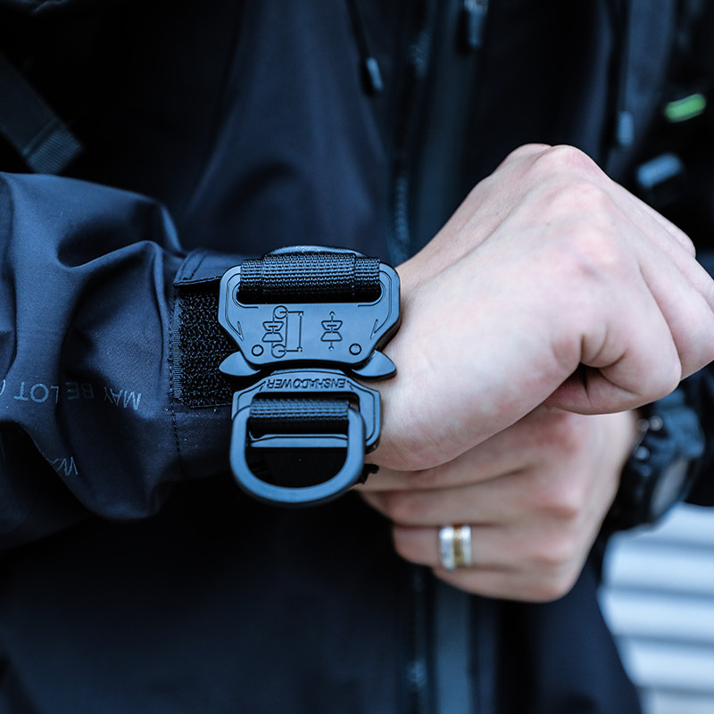 ENSHADOWER CONCEALER tide brand functional Cobra quick release buckle bracelet multi-function wrist guard tooling