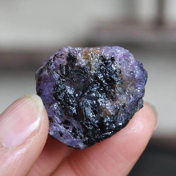 刚玉的原石,种类,把玩_大山谷图库