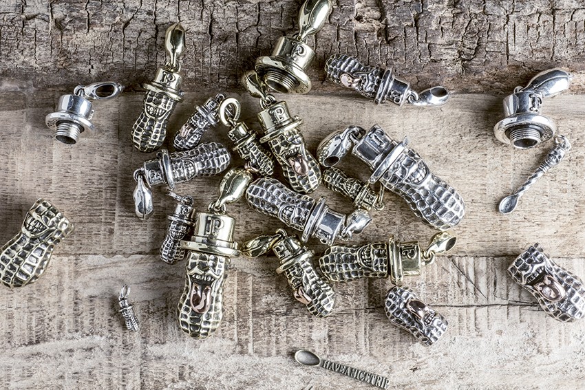 One tree PEANUTS CO KEY BERO PEANUTS peanut pig keychain KEY pendant