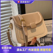 This years popular small bags for women 2023 new summer high-end single shoulder crossbody bag versatile womens small square bag