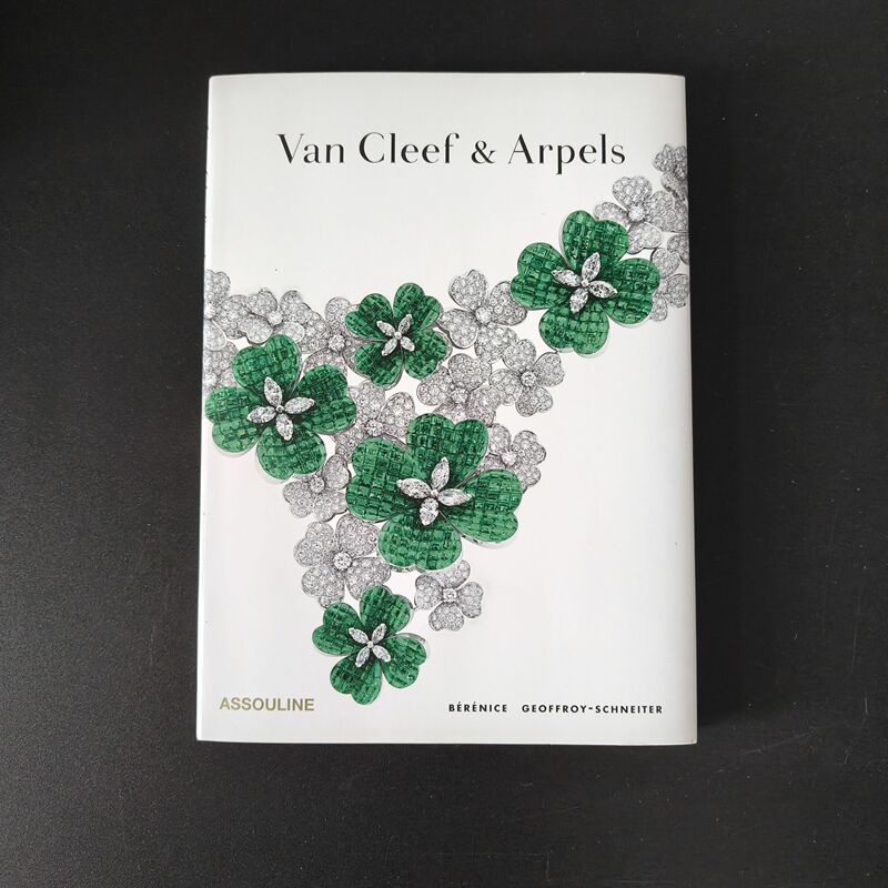 Authentic Book: the Legendary History of Van Cleef & Arpels, Hardcover with Color Illustrations on Coated Paper, Jewelry Catalog, Modern Art, 79 Pages, Brand Story, Vca Design Catalog, Reference for Jewelry Products