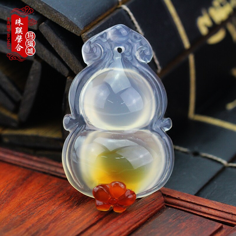 Boutique natural horse material high ice chalcedony agate gourd necklace men and women models Fu Lu Shou pendant lucky pendant