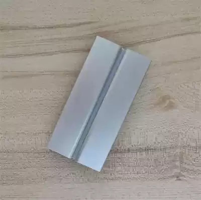 Skirting board anti-collision protection strip Yin angle directly connected to plastic arbitrary angle? Car elbow Integral cabinet skirting board Baffle corner