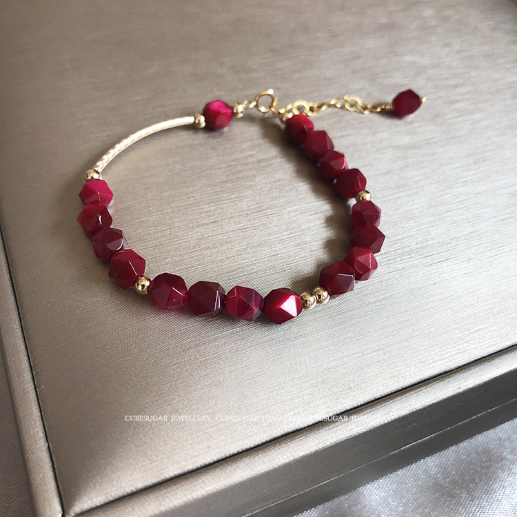 Hiển thị đào trắng. Hoa Kỳ 14 k túi vàng rose red glossy hình học cắt mặt tiger eye bracelet vòng đeo tay