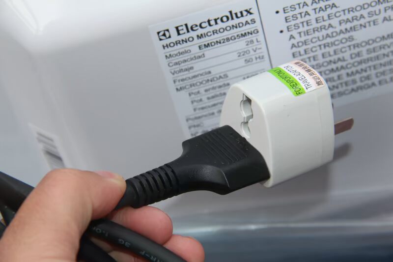 Được xuất khẩu sang lò vi sóng Electrolux dung tích lớn 28 lít của Tây Ban Nha với chức năng nướng lò nướng điện