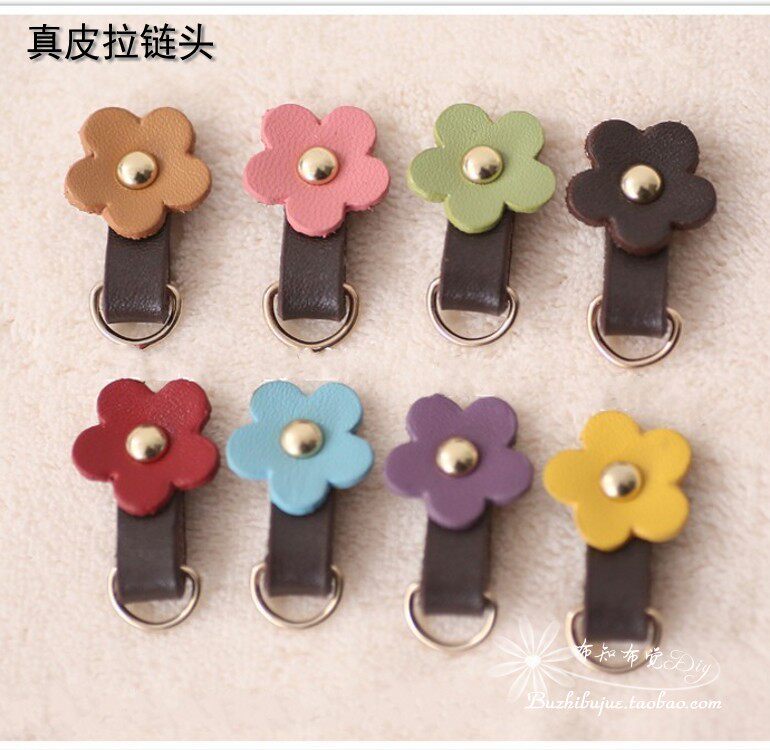 Handmade Genuine Leather Bracelet Small Flower Bracelet Head Clothing Bags Accessories Wallet SHOULDER BAG PENDANT PULL SHEET PJ055-056