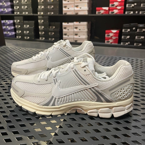Cool City Nike nike Zoom Vomero 5 Мужские спортивные повседневные туфли HF0731-007