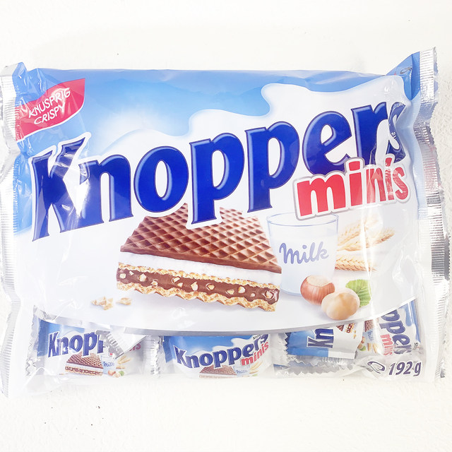 Knoppers milk hazelnut chocolate wafer biscuit sandwich 20 small packs independent Internet celebrity snacks 192g