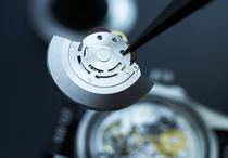 Luxury watch repair watch repair service maintenance repair and cleaning oil online watch repair quartz watch mechanical watch repair
