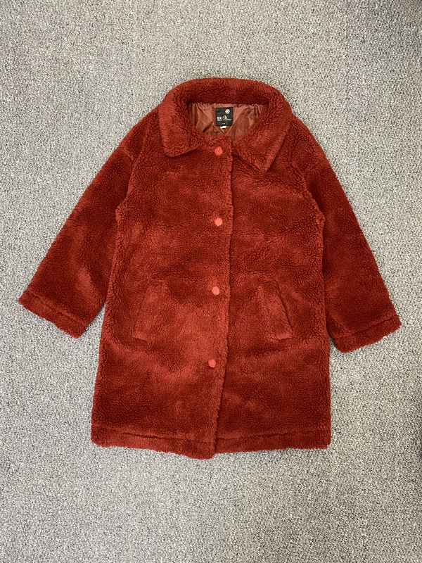 Earth Home Japanese Style! Atmospheric Wine Red Lamb Wool Coat for Women, Loose and Warm Plush Outerwear