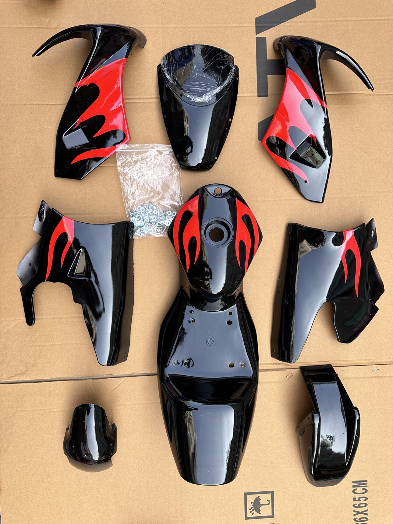 ชิ้นส่วนพลาสติกสำหรับตัวถังมินิสกู๊ตเตอร์ 49cc พร้อมชิ้นส่วนที่ผ่านการพ่นสี
