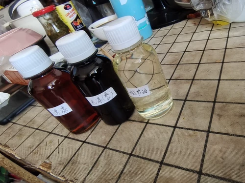 Краска скрипки, масляная краска для скрипки, лак, цветная краска, сосновая масла, группа из трех бутылок