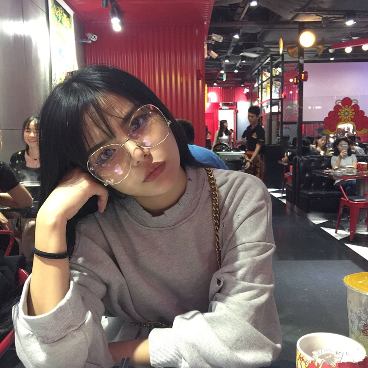 Cao đẳng phong cách retro cá tính lỗ lỏng áo len của phụ nữ Hàn Quốc phiên bản của mùa xuân sinh viên hoang dã áo t-shirt áo sơ mi nữ ao kieu dep