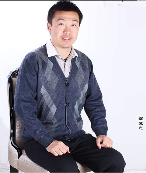 Quần áo mùa thu và mùa đông ở áo len nam cao cổ ấm áp cộng với nhung dày 60-70-80 tuổi áo len ông nội phong cách thời trang nam