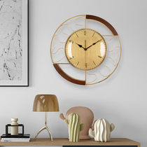 Modern simple creative wall clock Personality light luxury watch Living room household fashion clock Nordic wall hanging quartz clock