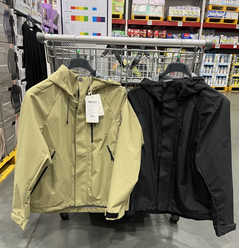 Sam Purchased a Paladin Men's Outdoor Windproof Jacket That Is Windproof and Water-Repellent, Suitable for Both Urban and Outdoor Use, Sizes M-2Xl