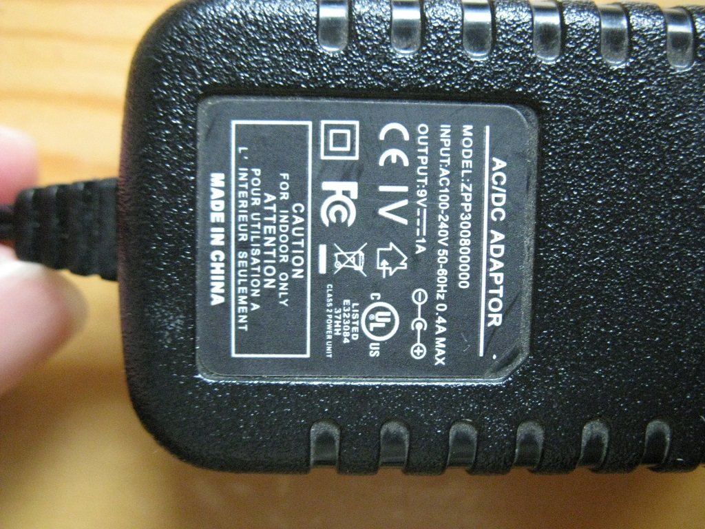 AC DC ADAPTOR MODEL ZPP300800000 OUTPUT 9V 1A