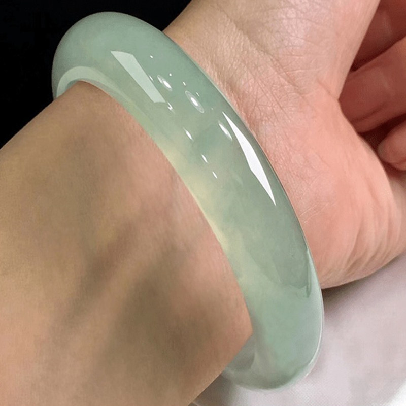 Longyu culture jade bracelet female old pit Myanmar ice species 5A emerald color transparent light green female jade bracelet